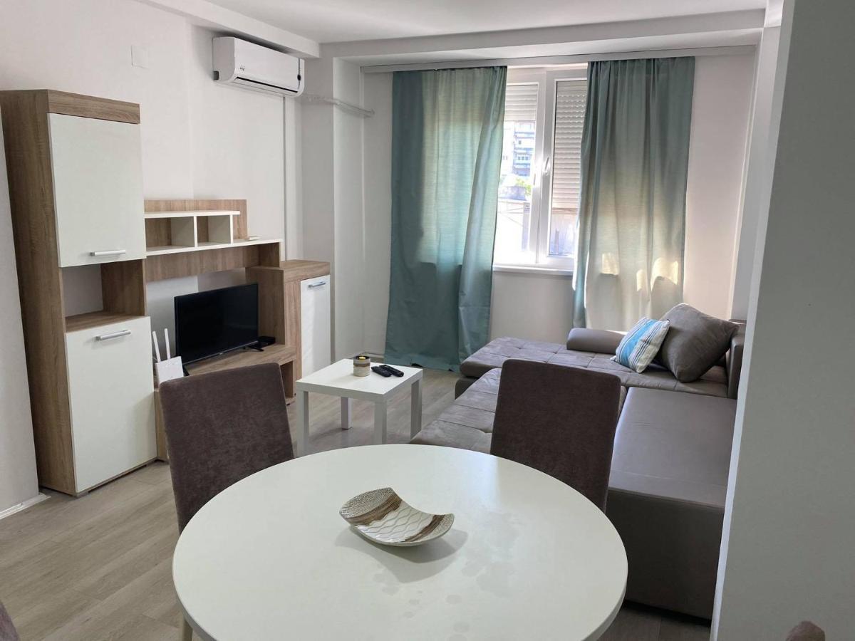 Rentster Apartment Kumanovo Exterior photo